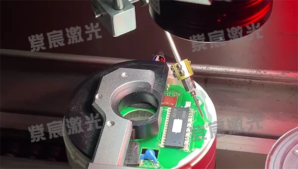 在激光錫絲焊接中，如何選擇錫絲直徑作業